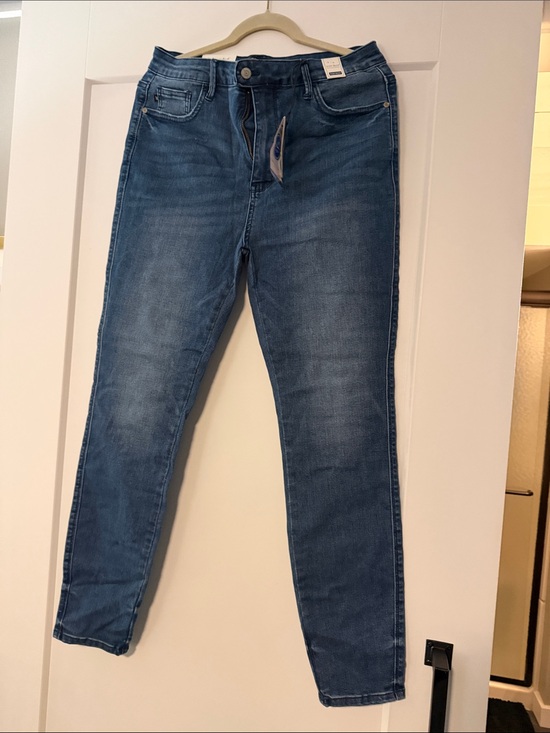 Judy Blue Denim - Judy Blue Women's Skinny Jeans in Medium Blue
